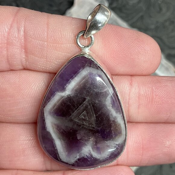 Chevron Amethyst Pendant Stone Crystal Jewelry - Picture 1 of 8